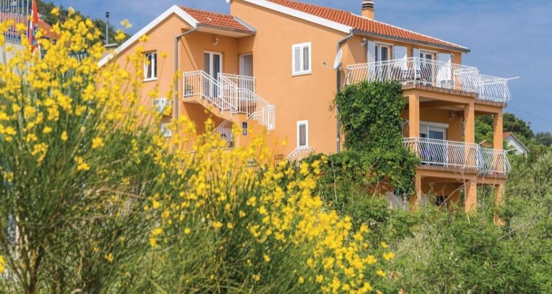 Apartment Petra Raslina Εξωτερικό φωτογραφία