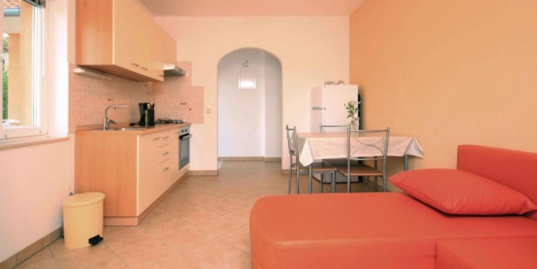 Apartment Petra Raslina Εξωτερικό φωτογραφία