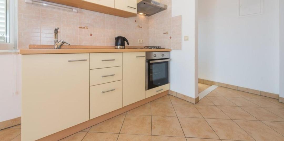 Apartment Petra Raslina Εξωτερικό φωτογραφία