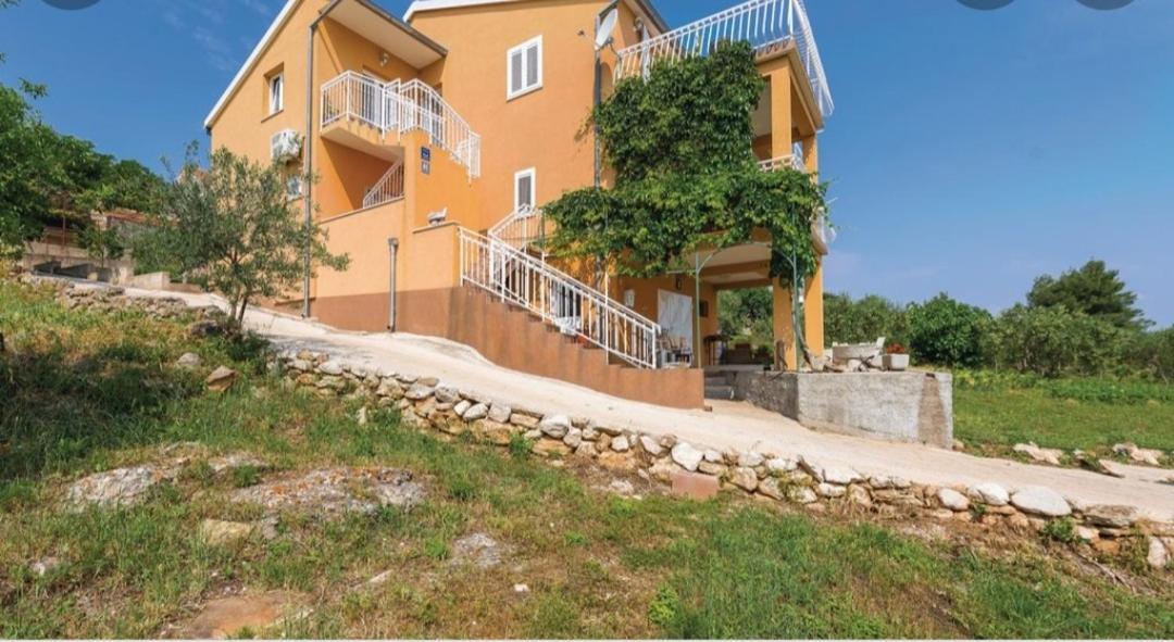 Apartment Petra Raslina Εξωτερικό φωτογραφία