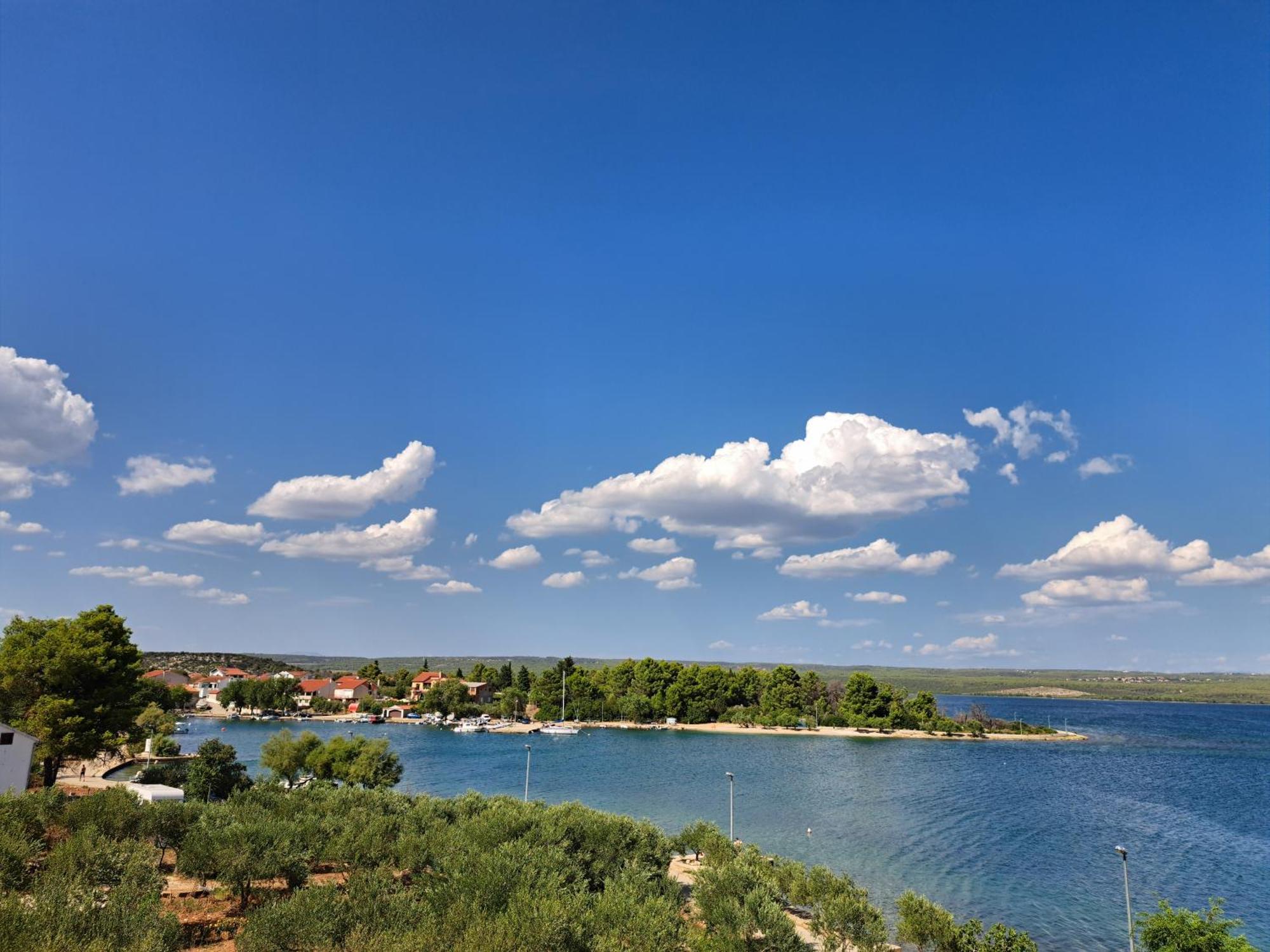 Apartment Petra Raslina Εξωτερικό φωτογραφία